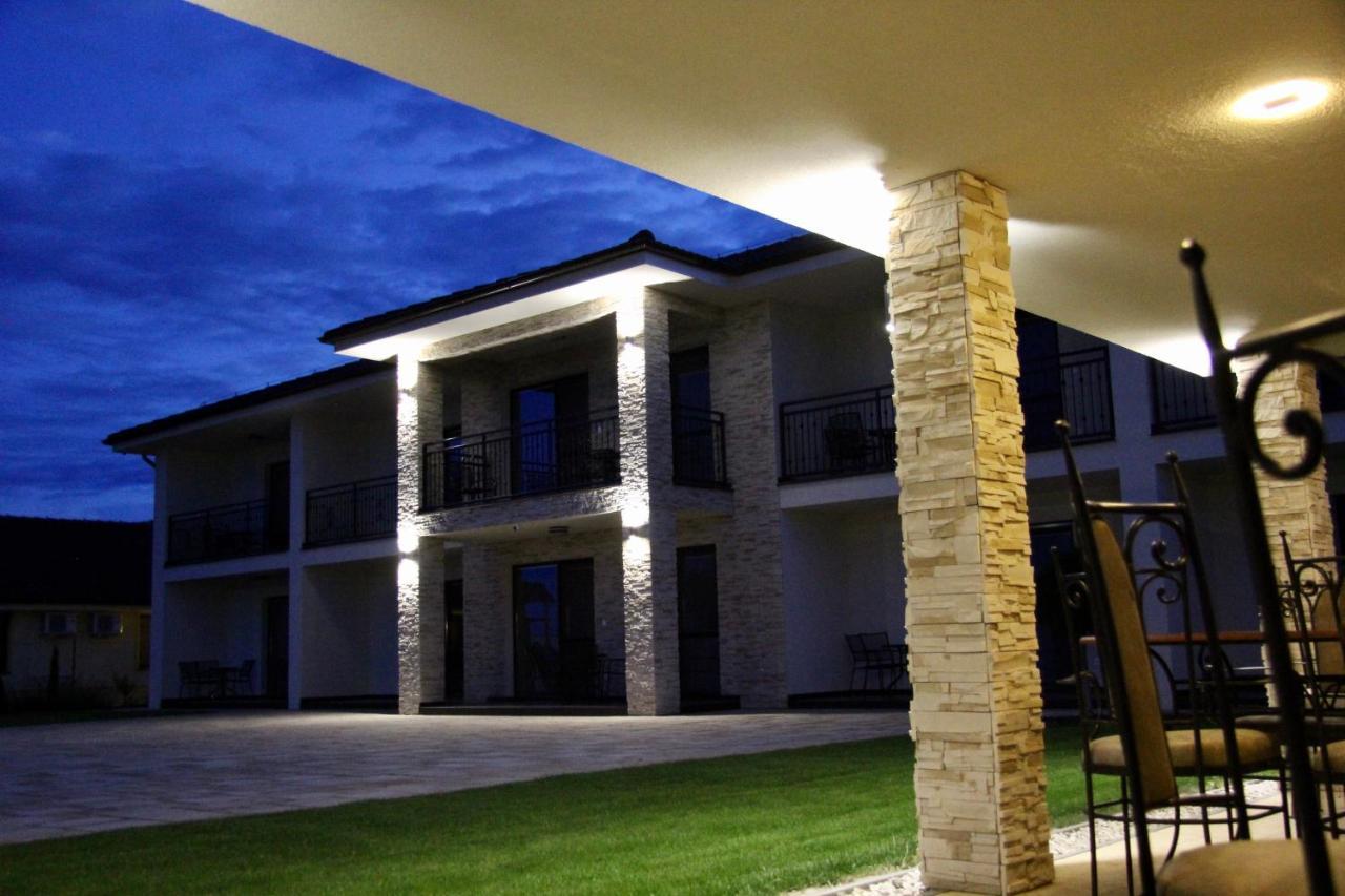 Jazmin Apartmany Velky Meder Ngoại thất bức ảnh
